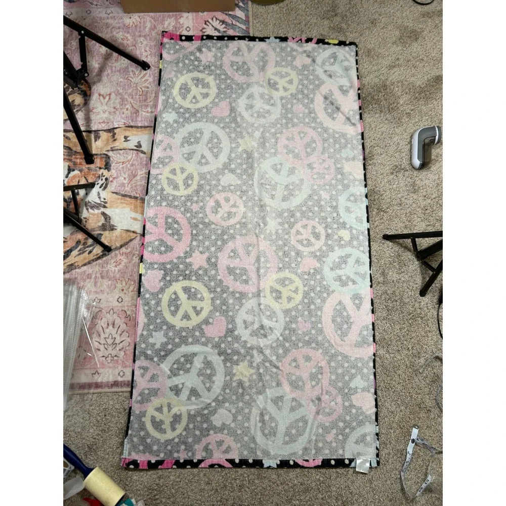 VTG Y2K Peace Sign Polka Dot Beach Towel Black Pink 100% Cotton‎ Groovy Retro